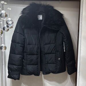 Old Navy Women's Black Puffer Jacket with Faux Fur Collar